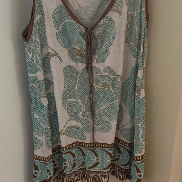 Neutral Earthy Toned Relaxed Boho Floral Tank Top - Picture 6 of 6